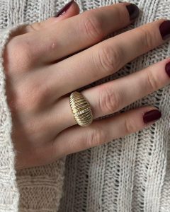 Tek Sıra Taşlı Kruvasan Yüzük