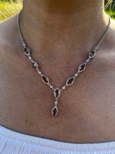 Zultanit Taş işlemeli Gümüş Kolye